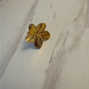 NWOT Gold Floral Ring Adjustable Ring KC Chic